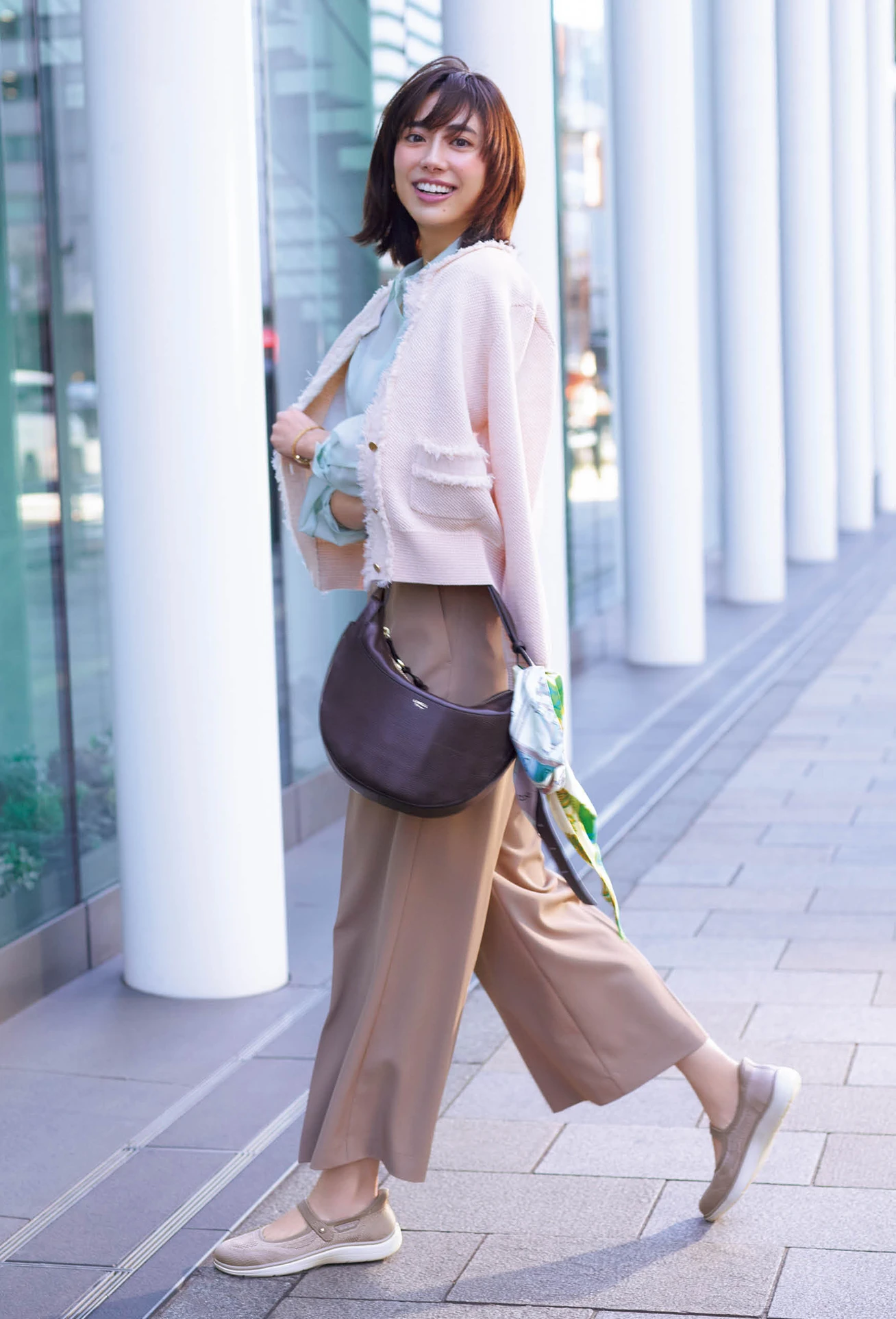 OnもOffも軽やかに どんな私にもフィットする! スケッチャーズのハンズフリー スリップインズ_2