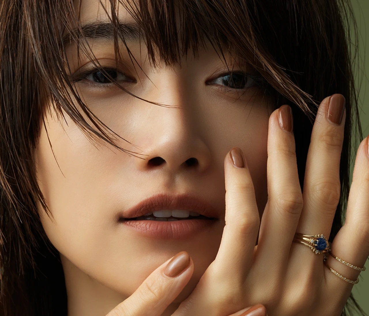 スタージュエリーからの新しい提案。いつもの日も、特別な日も。リングを重ねて、私らしく華やぐ指先