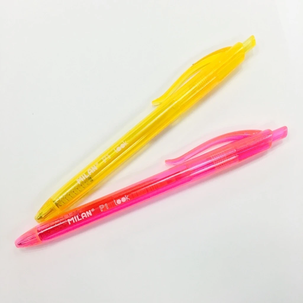 デスク下の反抗期⁉︎ お仕事文具は遊び心重視！