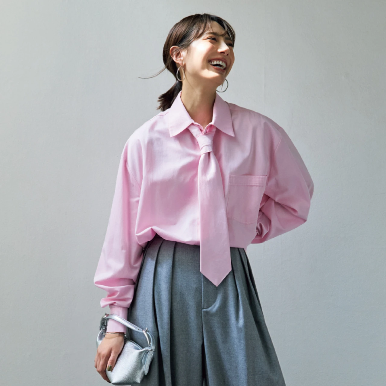 【今買うべき！ワイドパンツ・アワード2025】何を合わせても主役になれる！「サクラ」のスリータックワイドパンツ