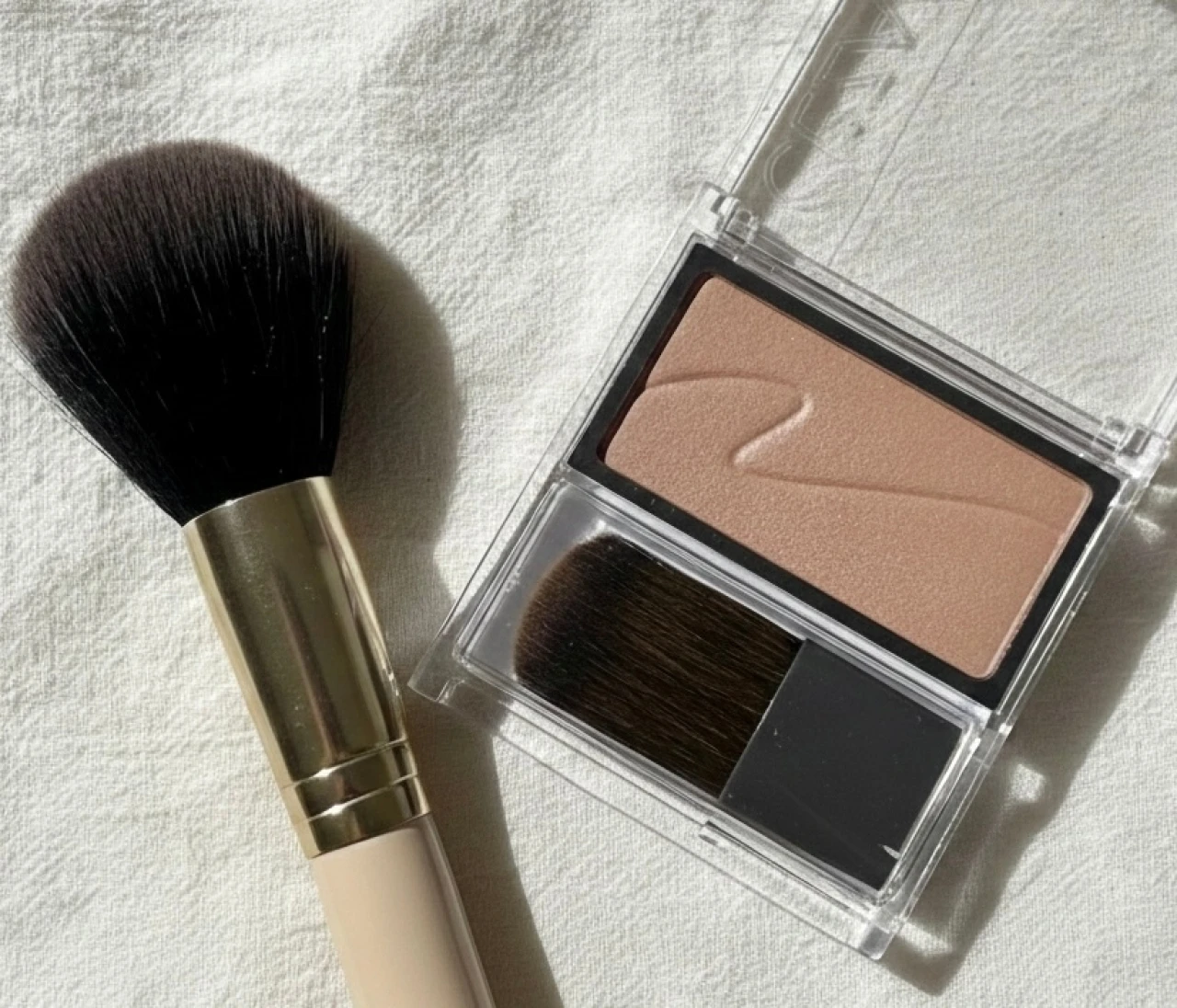 【セザンヌ】550円チークで検証！SNSで話題の『土色チーク』がイエベの多幸感を引き出すって本当？