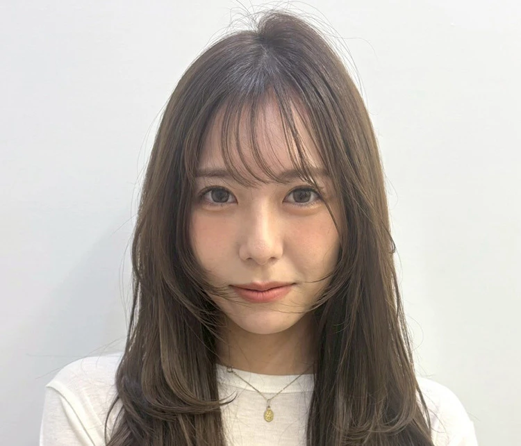 【ロング・30代大人の髪型】秋のトレンドへア・華やかレイヤー