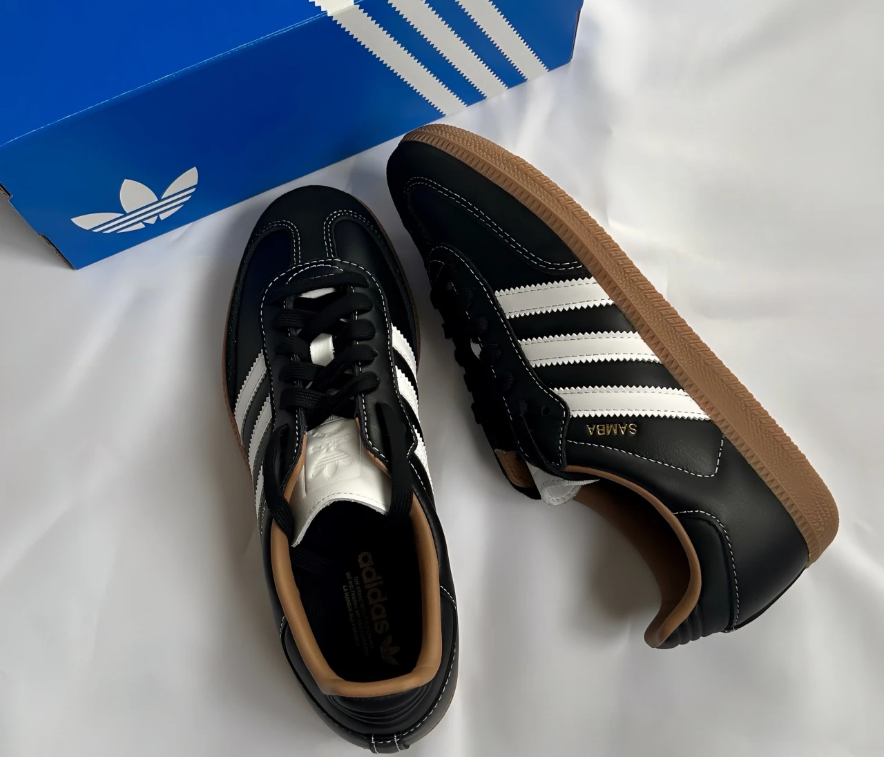 完売必至！【ADAM ET ROPE’ 別注 adidas SAMBA】大人の女性に似合う上品な新定番スニーカーを徹底レビュー