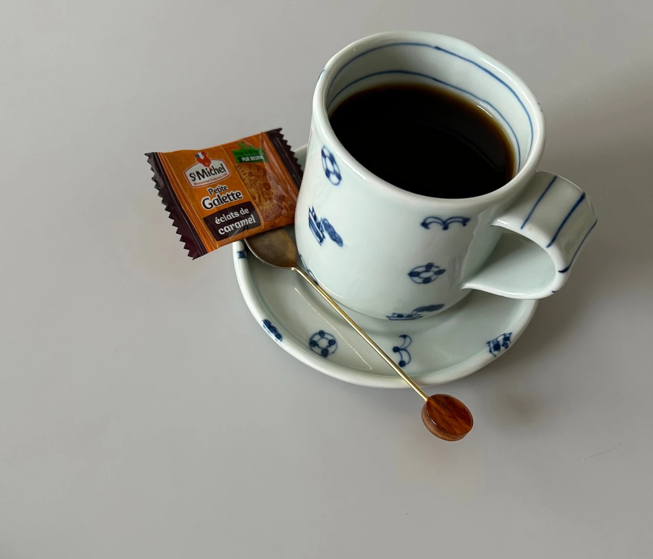 のんびりする時間ごと購入する作家ものの食器。瀬戸内の作家・杉浦綾さんのカップとお皿【エディターズピック】