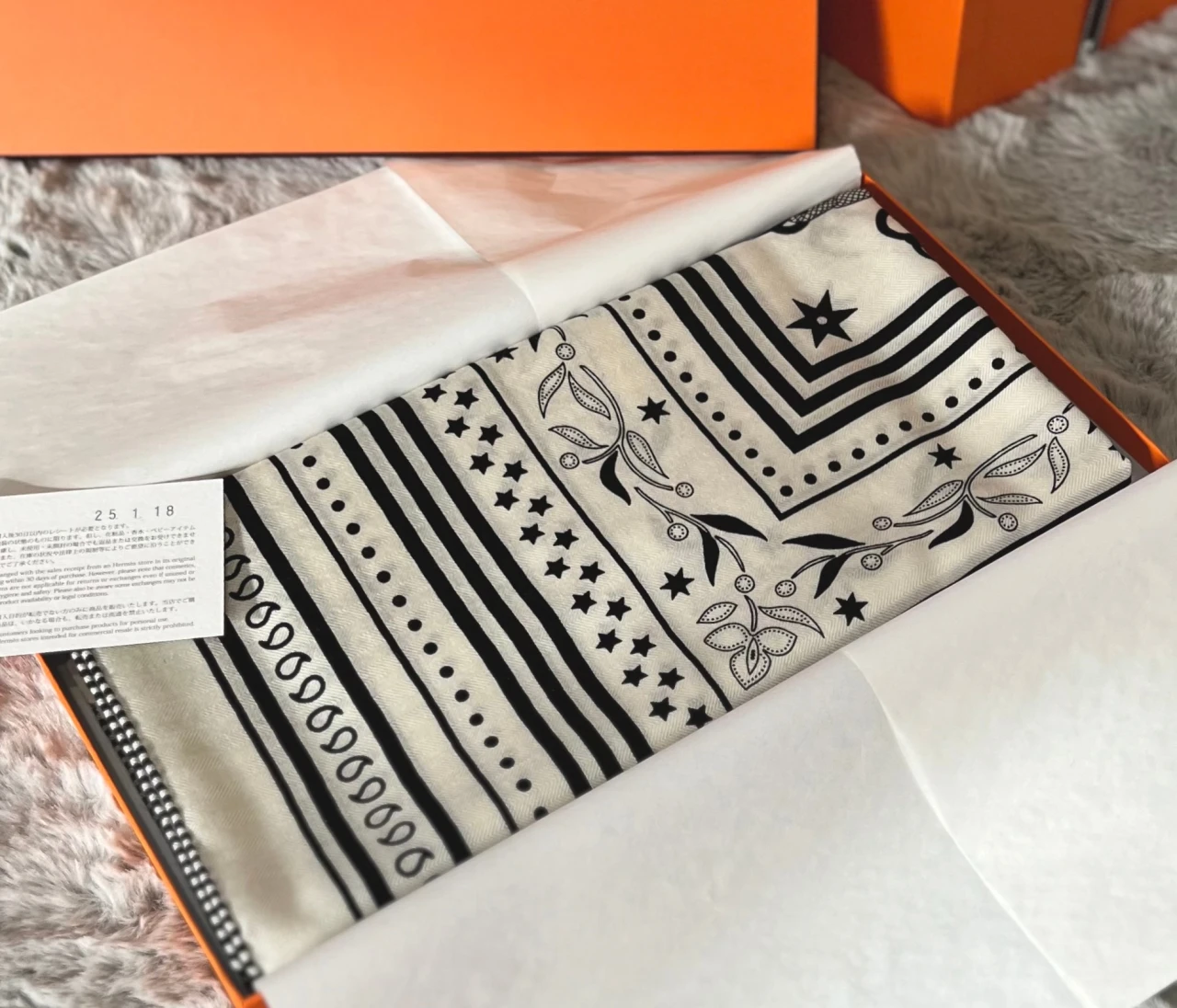 【HERMES】名品！エルメス カシミヤシルクを遂に購入！