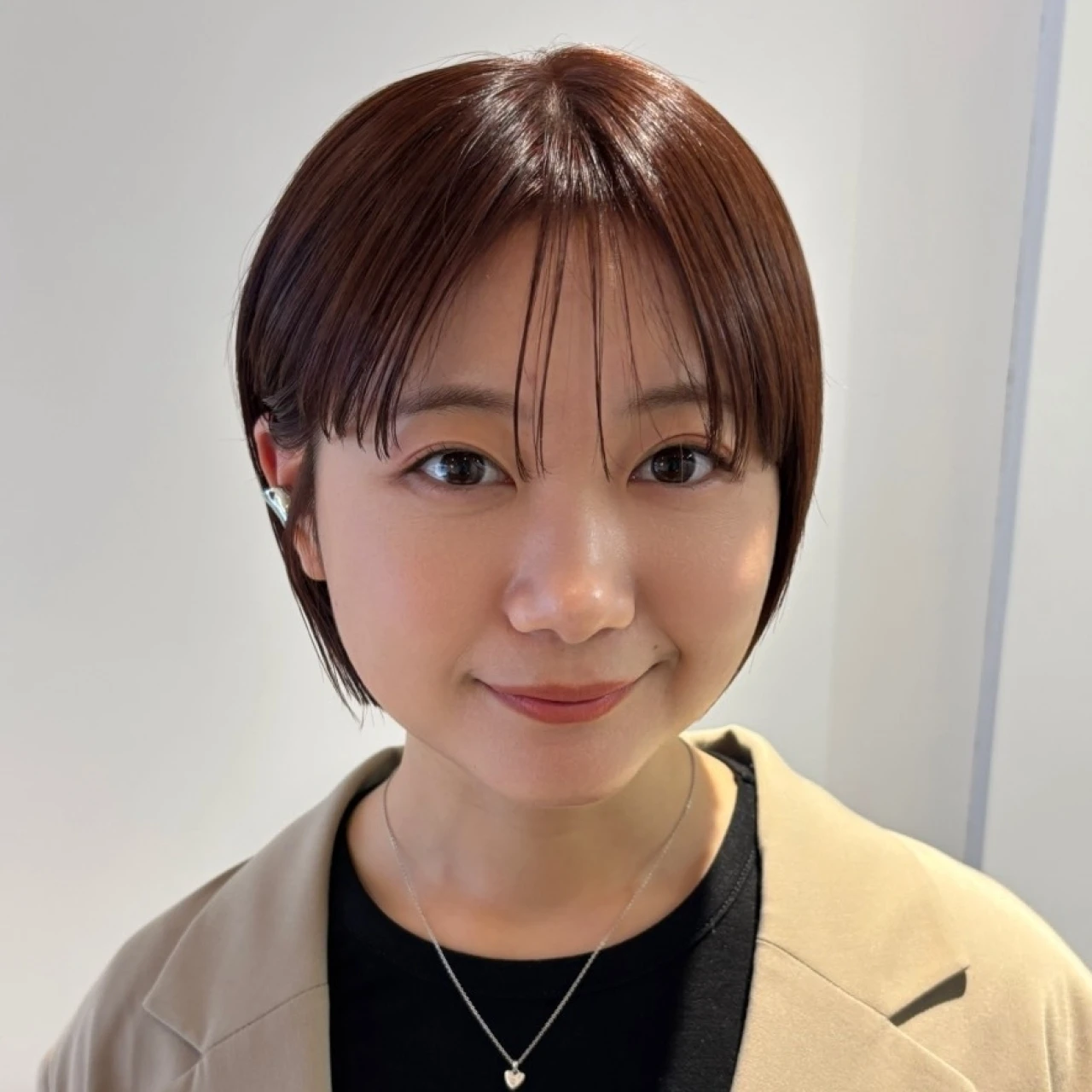 【2026春大人のボブ】タイトなシルエットとほどよい丸みでほどよいフェミニンさが