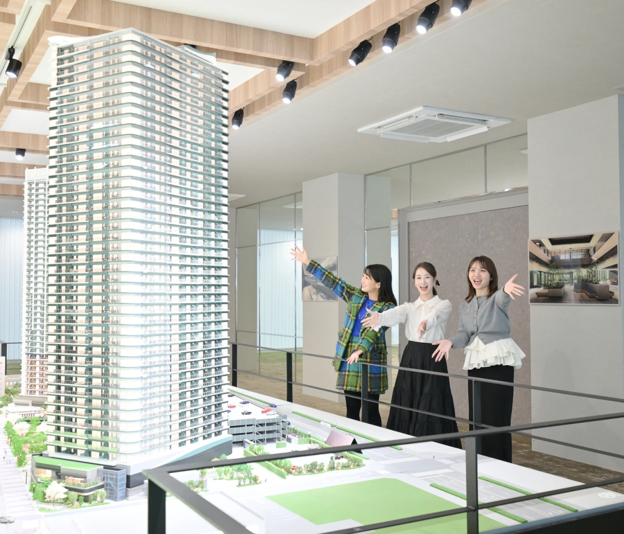 「幕張ベイパーク ブルームテラスタワー」のモデルルームを読者が訪問！【新築マンション探検隊】「アクティブな都心」と「のんびり海辺」の暮らしがWで叶う欲張り物件はここがすごい！