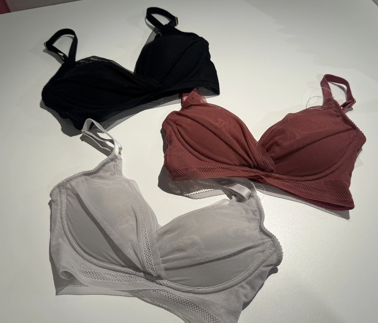 小胸さんに朗報！ノンワイヤーなのに美胸がつくれる、快適補整ノンワイヤーブラを徹底レビュー【ブラデリス】