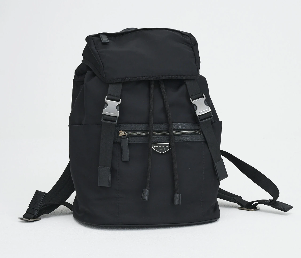 上品さも収納力も。「ボナベンチュラ」の上質リュックで通勤スタイルをクラスアップ！【優秀通勤リュック】