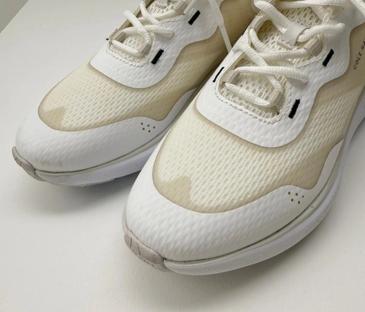 【雨の日もOKな白スニーカー】撥水・防水加工で高機能な10足（写真）