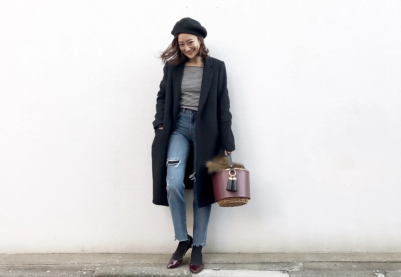デニム×ボーダーは黒で締めて大人コーデ
