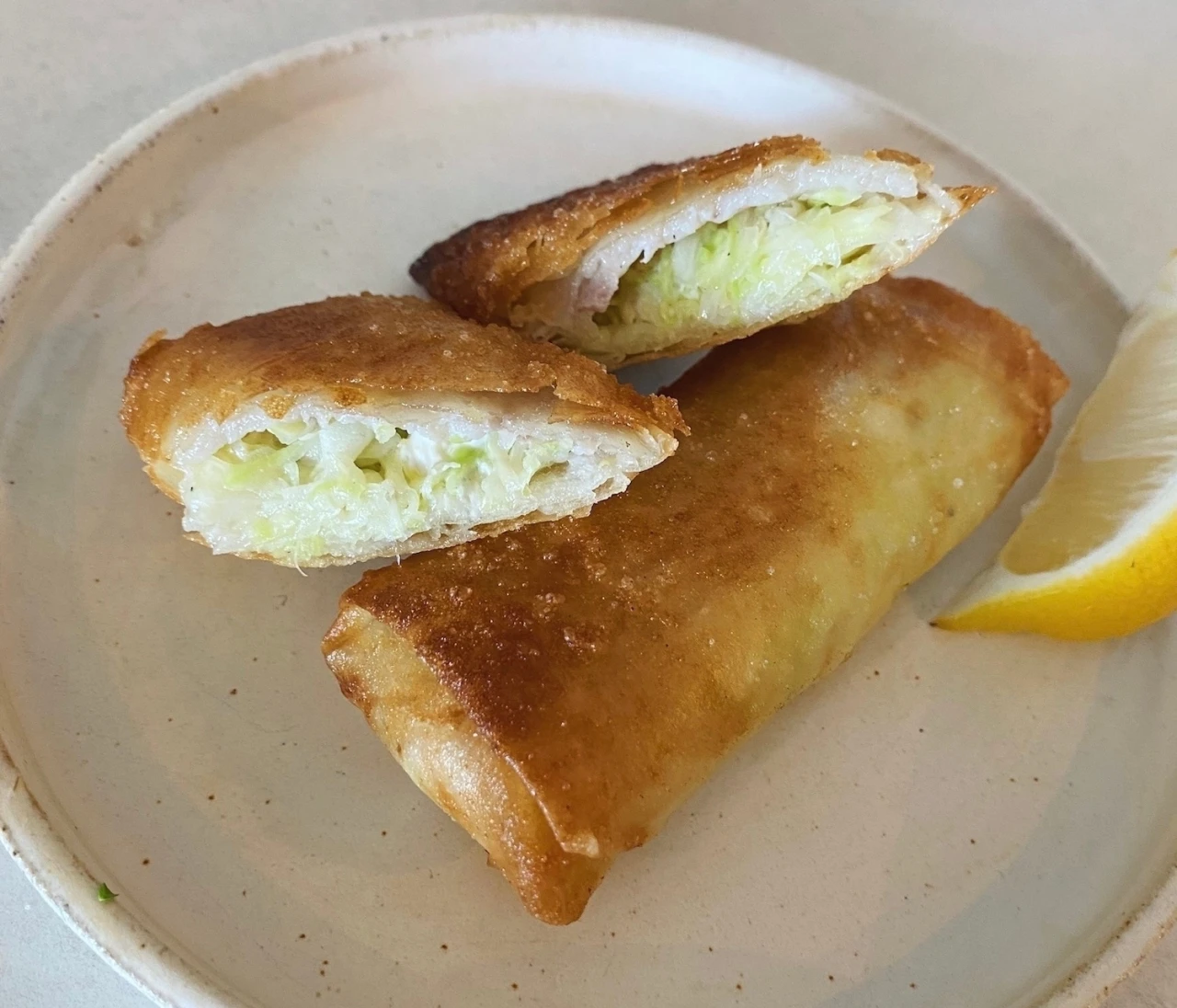 【長谷川あかりのご自愛ごはん】包丁いらずの簡単おかずレシピ4選。春巻き、から揚げ、豚の梅酒蒸し。限界丁寧ごはんを求める人に！