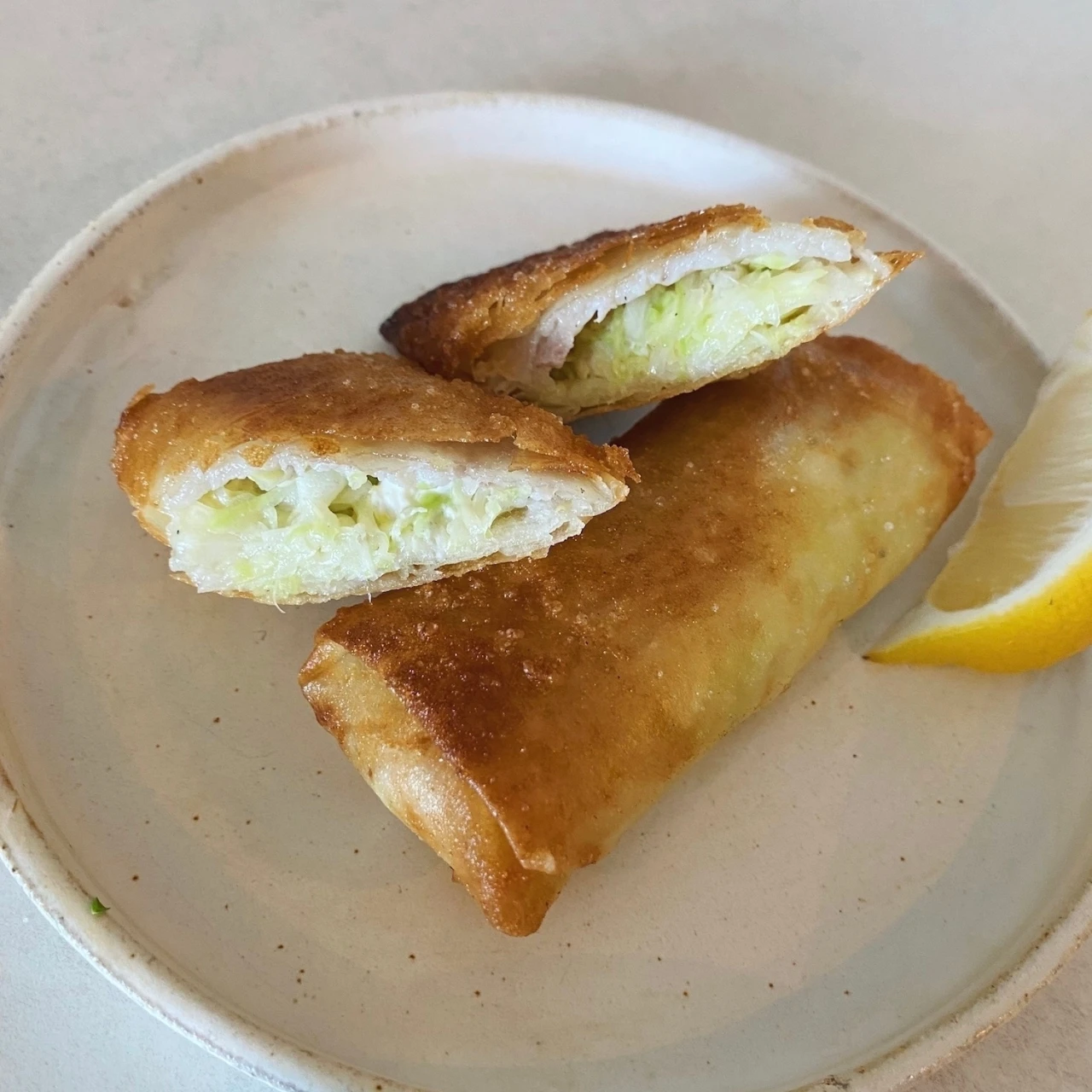 【長谷川あかりのご自愛ごはん】包丁いらずの簡単おかずレシピ4選。春巻き、から揚げ、豚の梅酒蒸し。限界丁寧ごはんを求める人に！