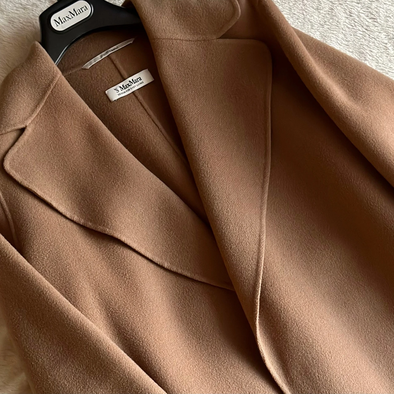 主張しない"品格コート"はマックスマーラのリバーコート一択【偏愛名品vol.7】