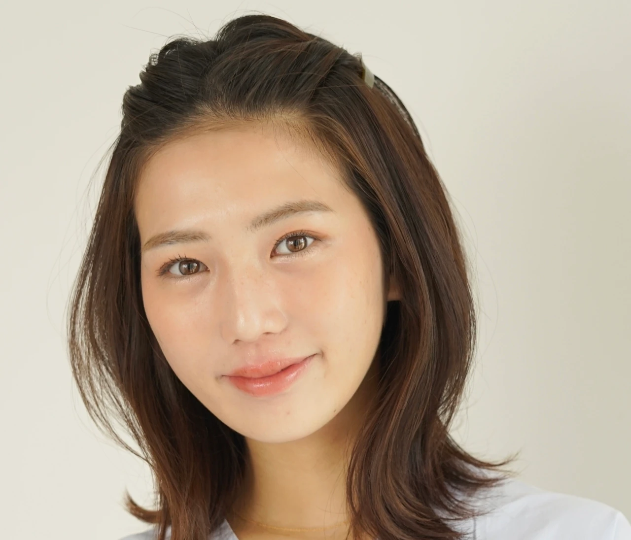【夏のうねり対策ヘアアレンジ】 簡単顔まわりアップ