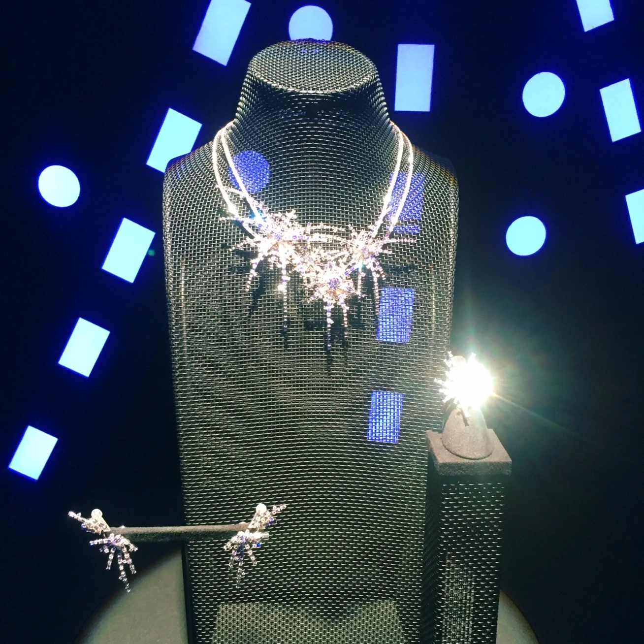 TASAKIの新作が素敵すぎ! 花火ようにきらめく【ダイヤ編】