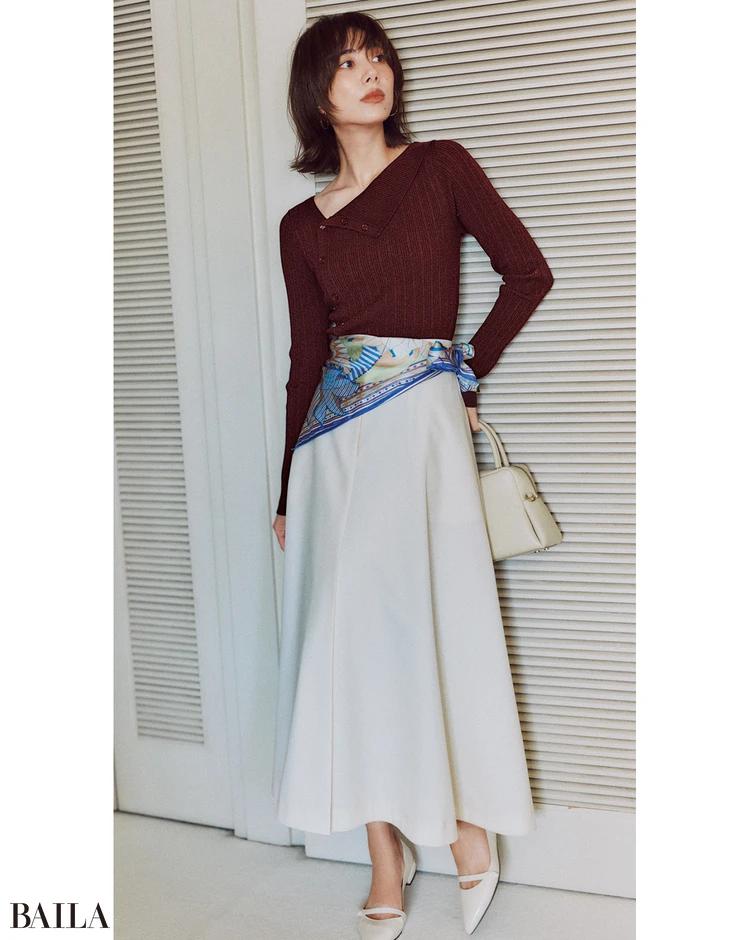 ベルト代わりの一巻きがリズミカルなこなれ見えを後押し