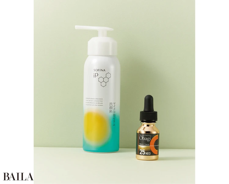 (右)オバジC25セラム NEO 12㎖ ¥11000/ロート製薬 (左)SOFINA iP マイクロ泡セラム洗顔料 160g ¥3520(編集部調べ)/花王(SOFINA iP)(4/18発売)