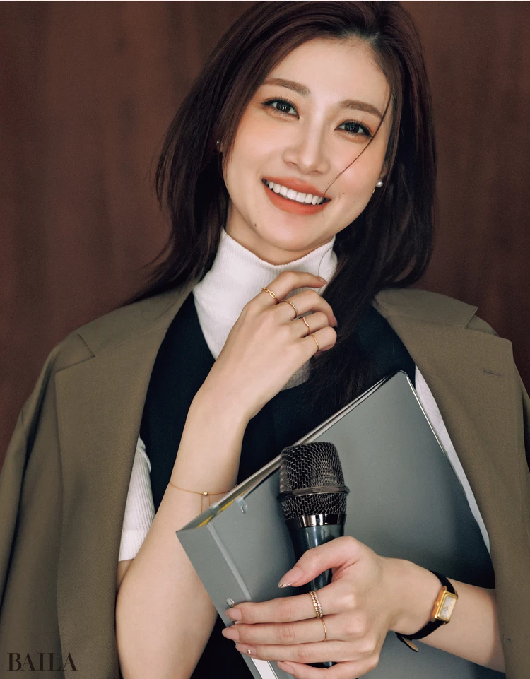 繊細な輝きに知性漂う華奢リングが登壇する日のお守りに