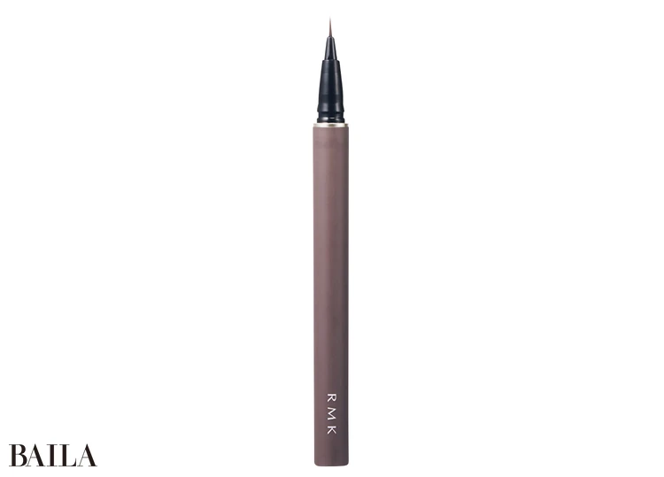 リクイド アイブロウ ペン 01 ￥3080／RMK Division