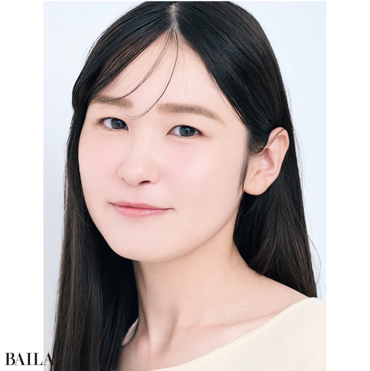 長め平行眉でアーチがつくりにくい➡上にぼかしながらアーチをつくる