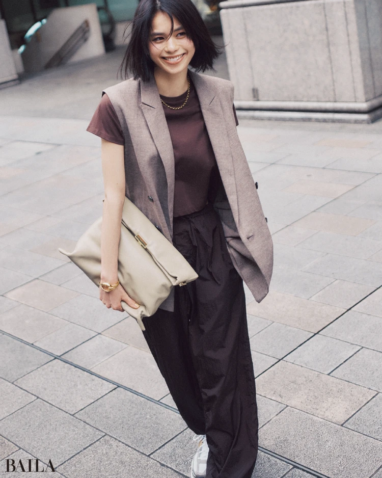 6月25日（水）のコーデ　佐藤晴美がジレを着用