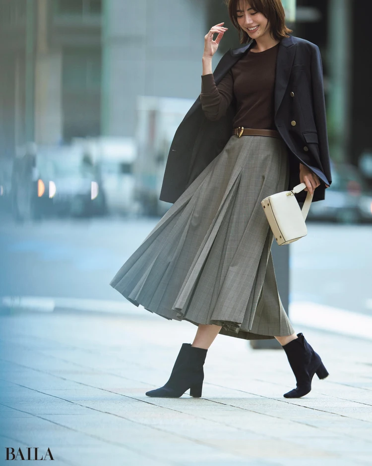 土屋巴瑞季 スカートコーデ