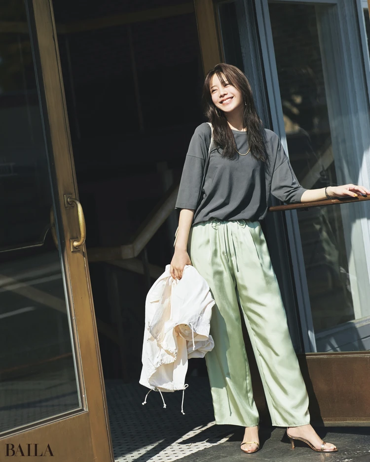 貴島明日香　Tシャツコーデ