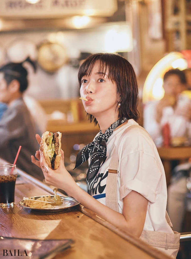 佐藤栞里が横須賀の「HONEY BEE(ハニービー)」を訪問