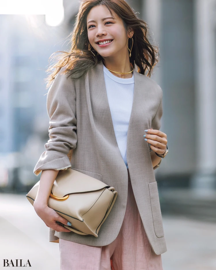 貴島明日香　ジャケットコーデ