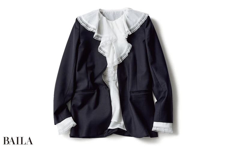 ノーカラー×ラッフル襟