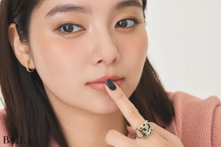 プロセス4　リップはカジュアルにぼかす