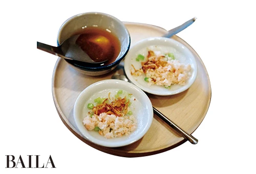 「一口サイズのバインベオはライスプディングみたいなプルプルの食感」