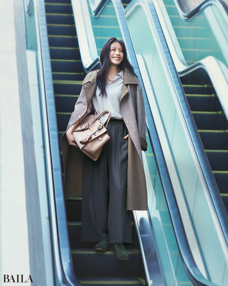 仕事も約束もこれ１つで！「フルラ」の新作バケットバッグ【BAILA今日のコーデ】