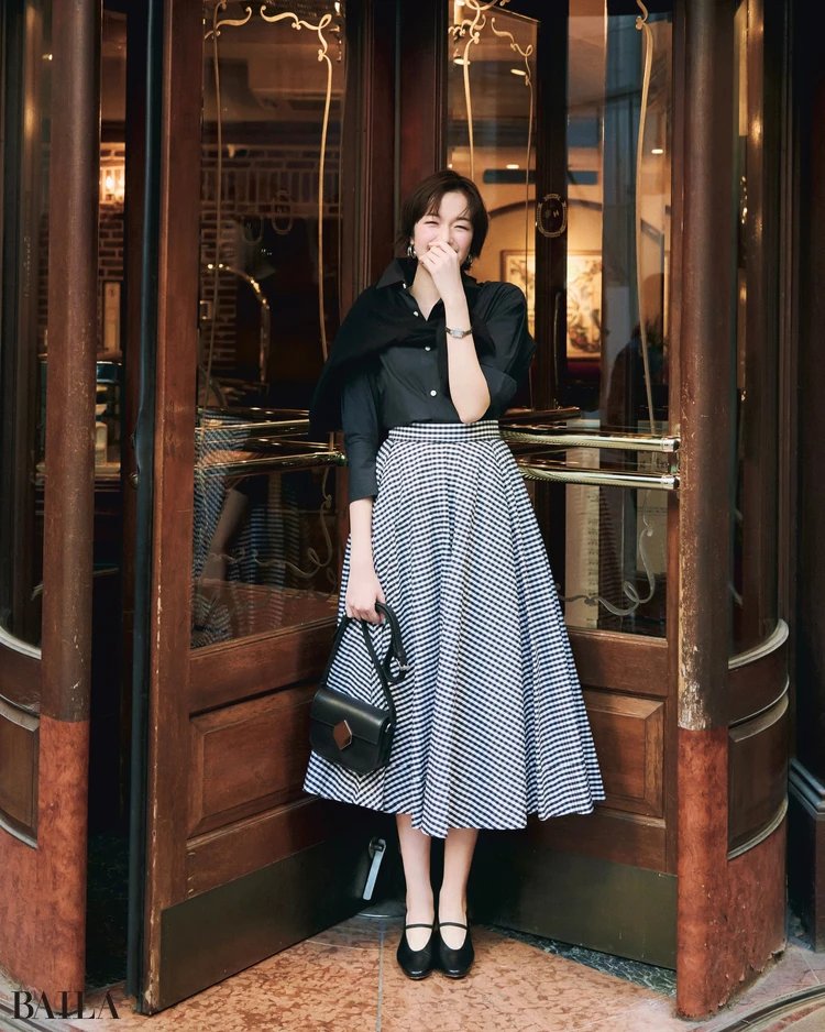 佐藤栞里　スカートコーデ