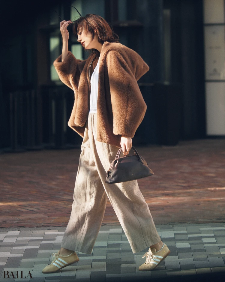 レトロムーブメントの火つけ役！薄底に進化した新顔をニュアンストーンでノーブルに