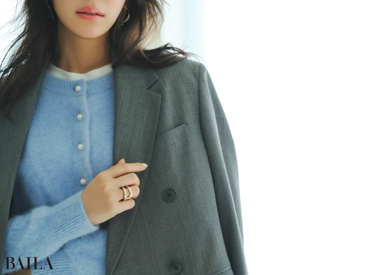 大人フェミニン派のコーディネートの寄り写真