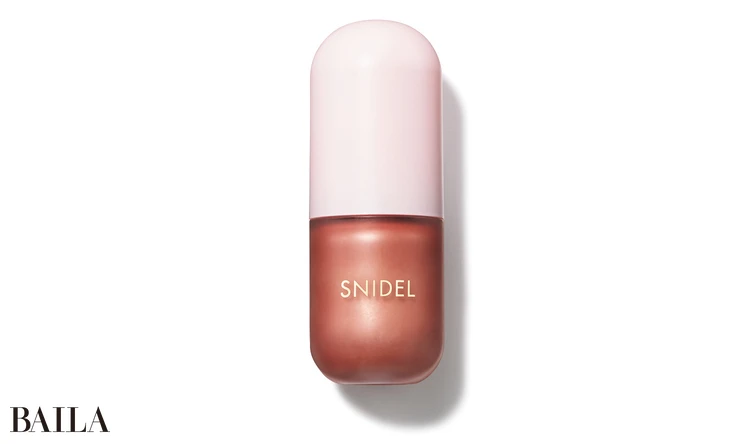 SNIDEL フラッフィー ブラッシュ 03 ￥3300／スナイデル ビューティ