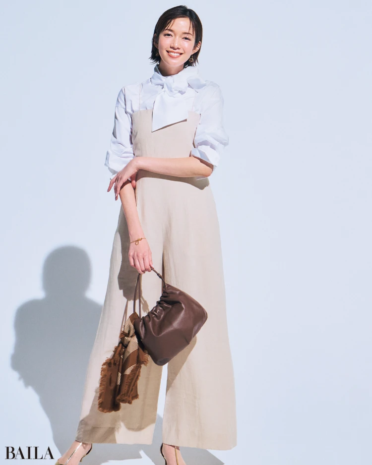 キャミ型オールインワンを通勤で活用!トレンド感高く【BAILA今日のコーデ】