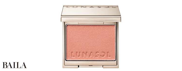 ルナソル カラーリングブリーズ 04 ￥4840（セット価格）／カネボウ化粧品