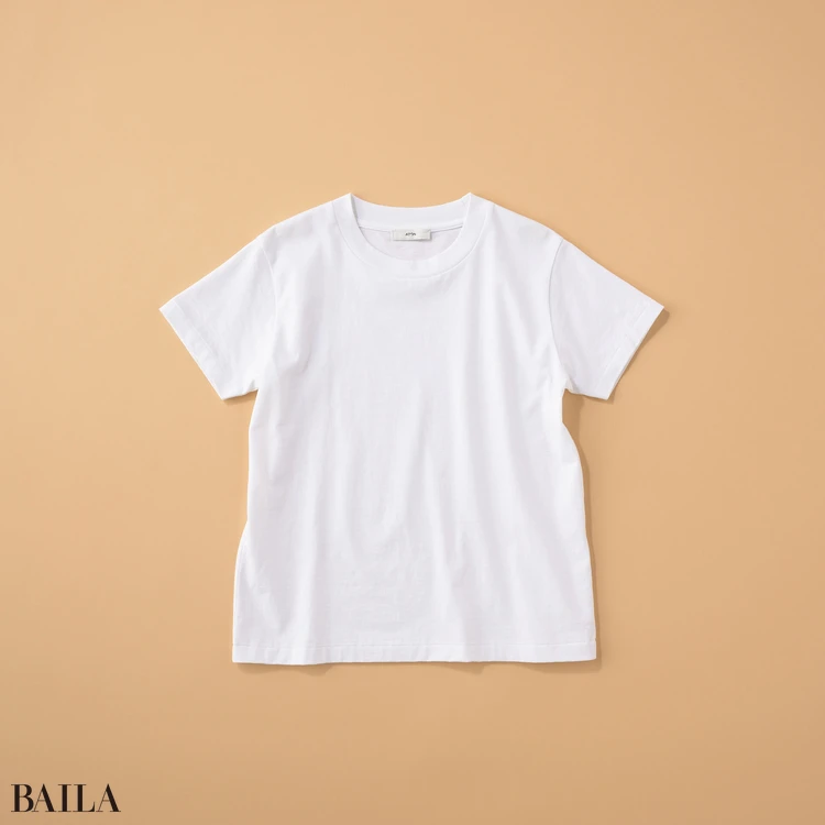 エイトンの白Tシャツ　クルーネック