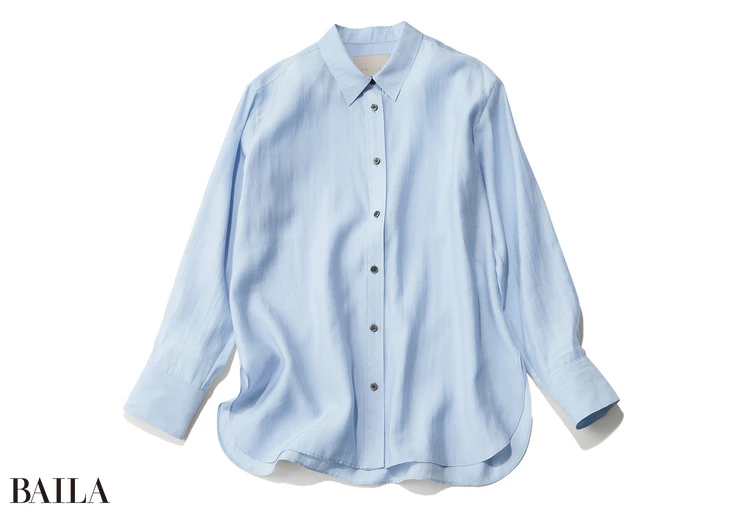 シャツ(共布ベルトつき)¥8990/オンワード樫山(アンフィーロ)