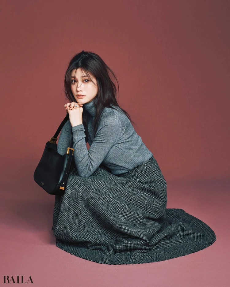 11月3日（月）のコーデ　 生見愛瑠 スカートコーデ