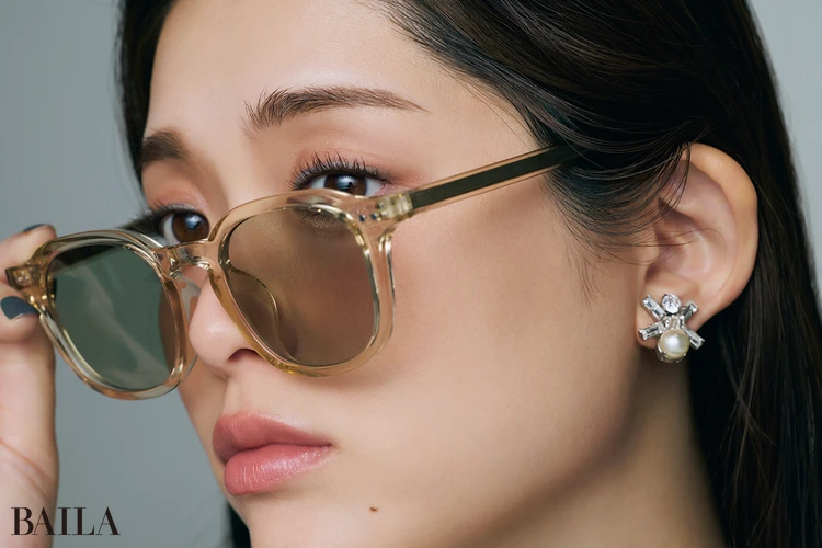 松村沙友理　最先端シティに似合う瞬きできらめくラメライン