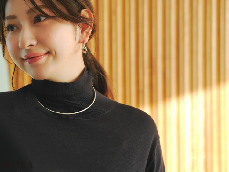 シルバーのチョーカー