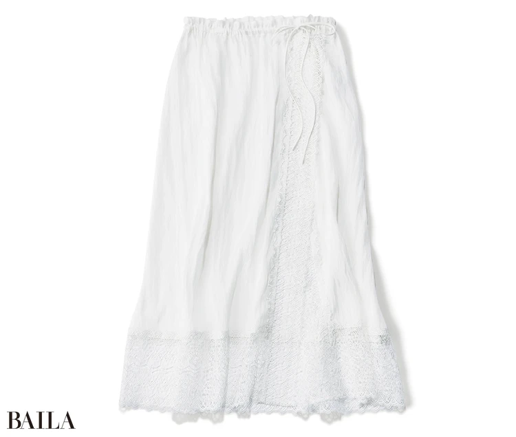 スカート￥19800／アダム エ ロペ