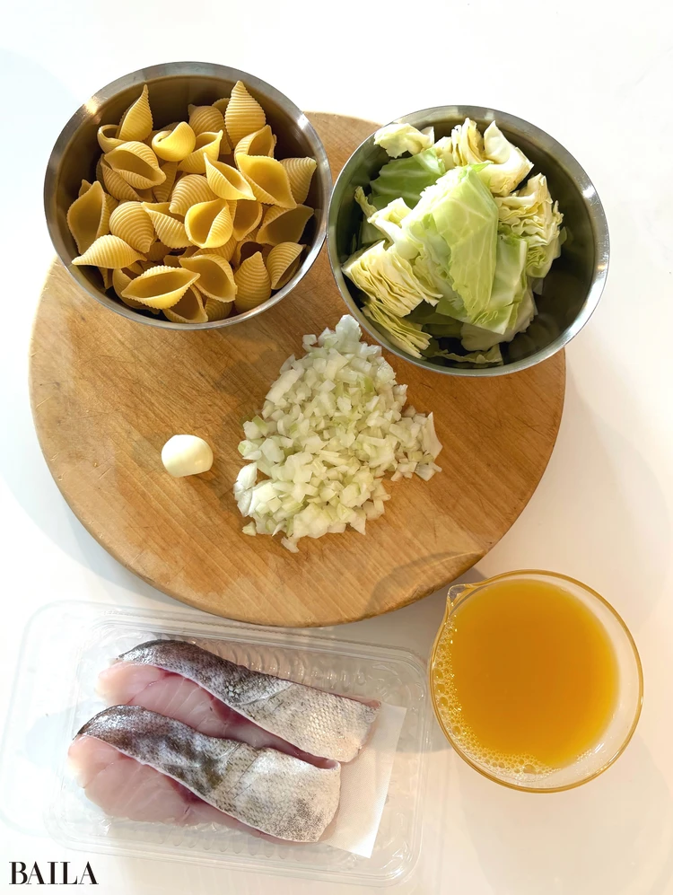 長谷川あかり 材料 豚鱈とキャベツのオレンジ煮込みショートパスタ