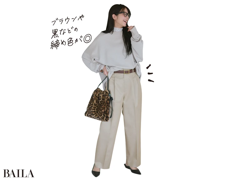 ベルトでウエストマークすれば くびれが生まれキュッと引き締まる!