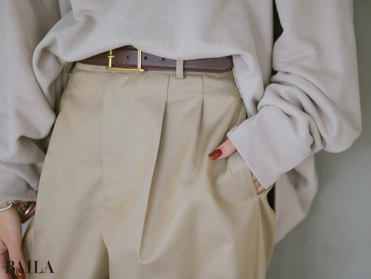 ベルトでウエストマークすれば くびれが生まれキュッと引き締まる!