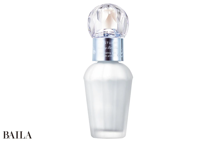 サムシングピュアブルー イルミネイティングジェム セラムプライマー SPF40・PA+++ 30ml ￥3850／ジルスチュアート　ビューティ（5/22限定発売）